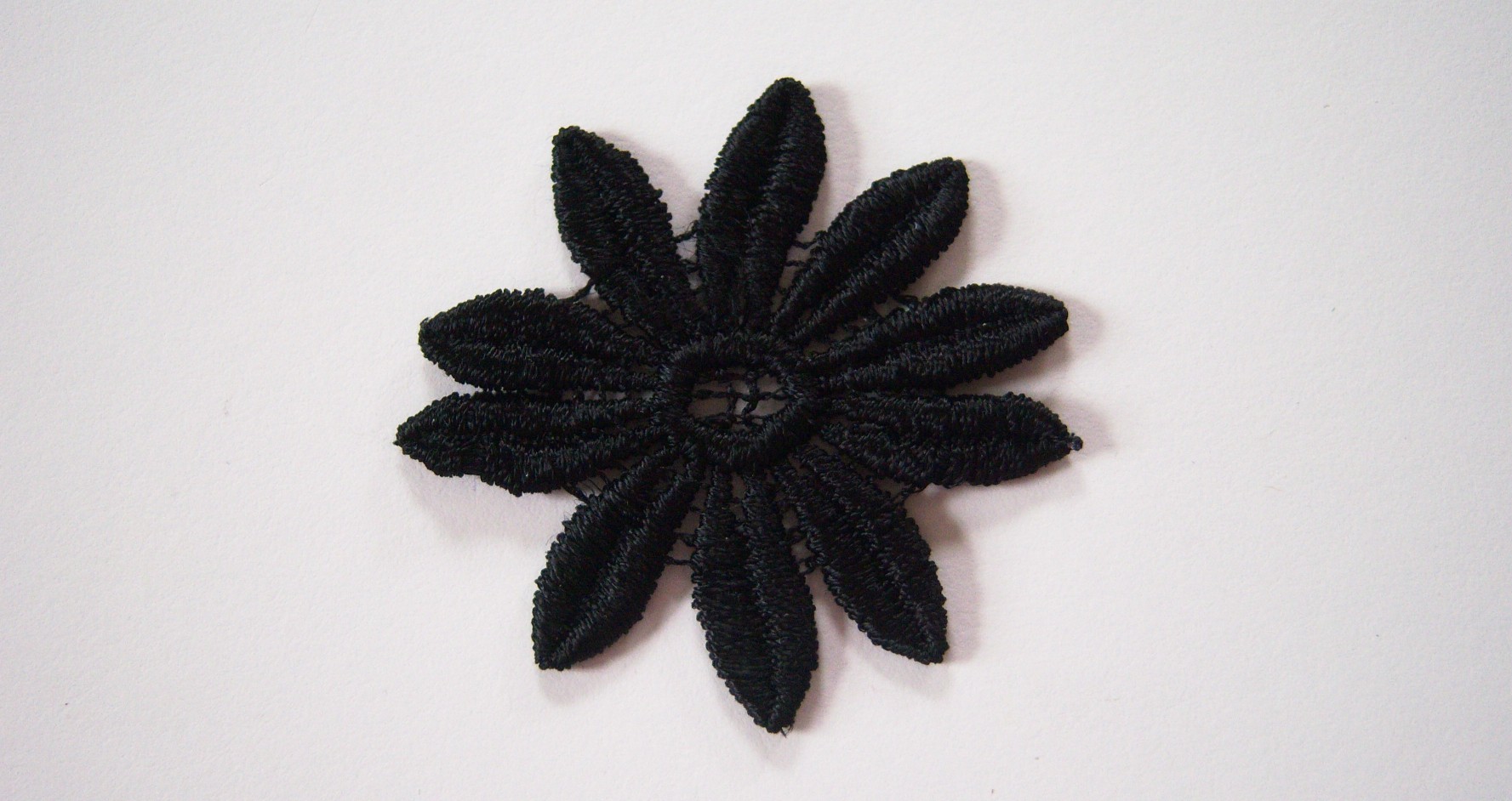 Black 2" Daisy Rayon Applique