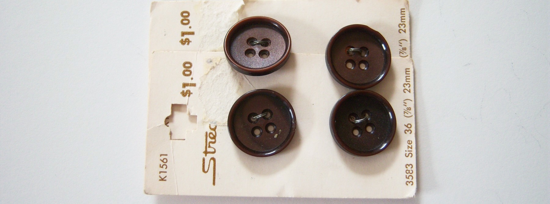 Brown 13/16" 4 Buttons 2 Cards