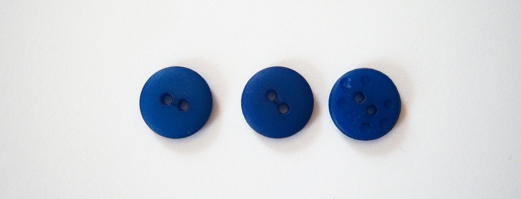 Lt Royal 5/8" Poly 2 Hole Button