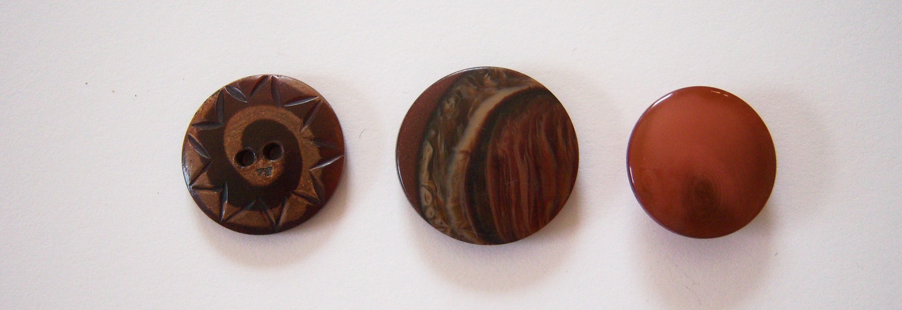 Brown Sun 1" Plastic Button