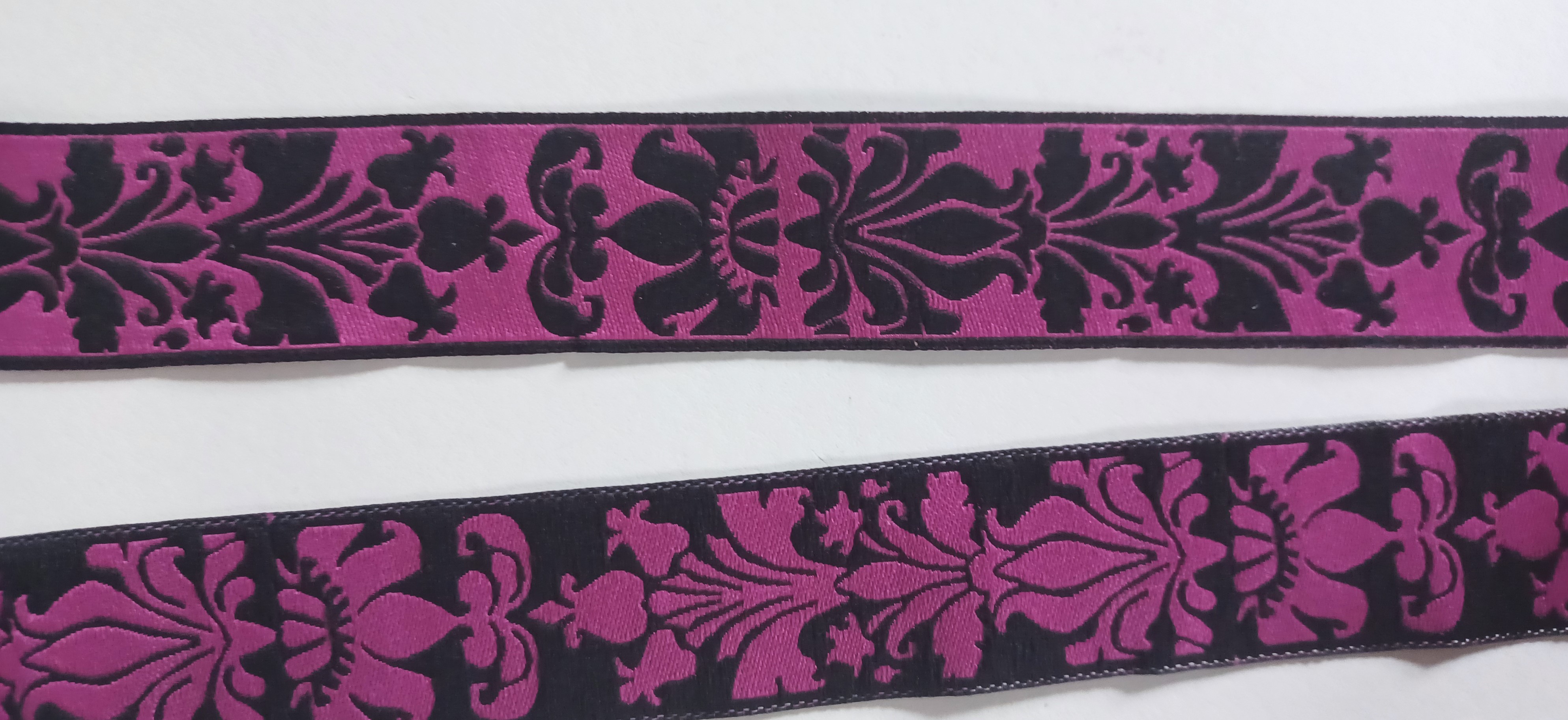 Fuchsia/Black Motif 15/16" Jacquard