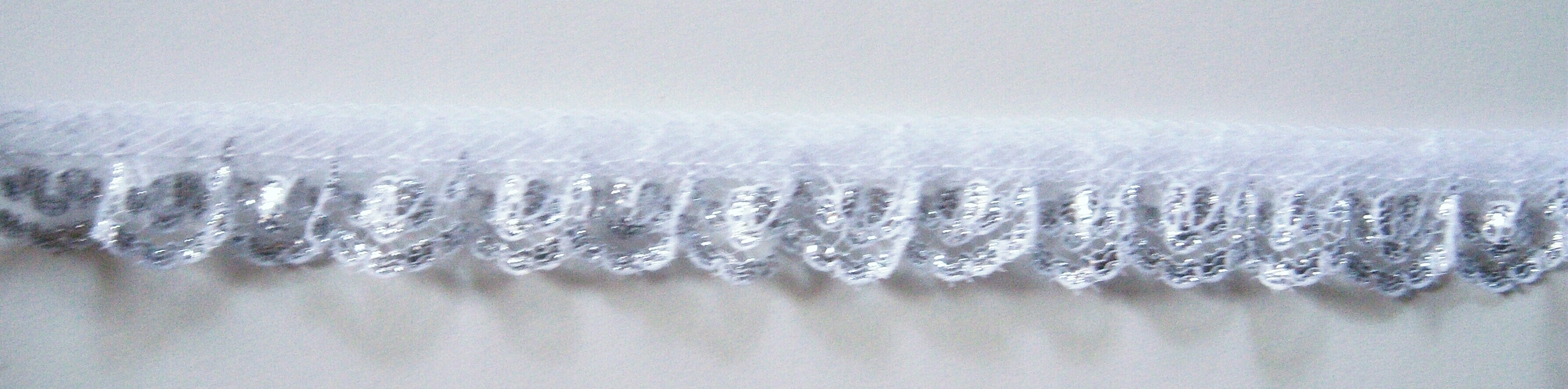 White/Silver Metallic 3/4" Ruffled Lace