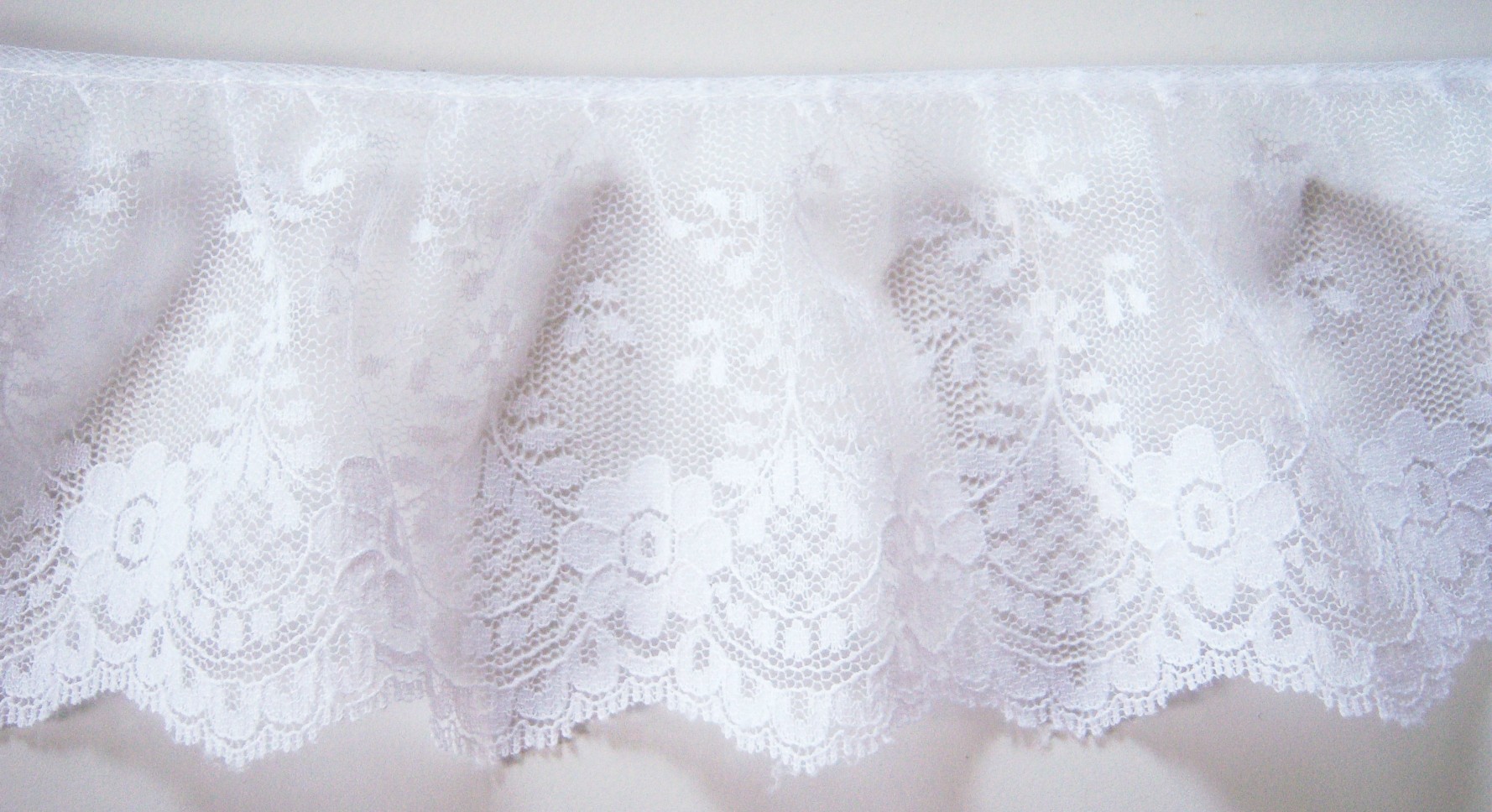 White 3 1/2" Ruffled Lace