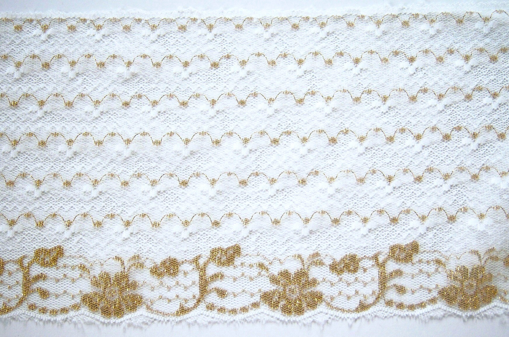 White/Gold Metallic 7 1/2"  Lace