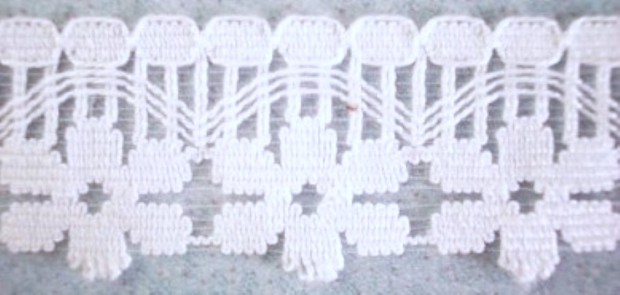 White 1 1/4" Daisy Lace