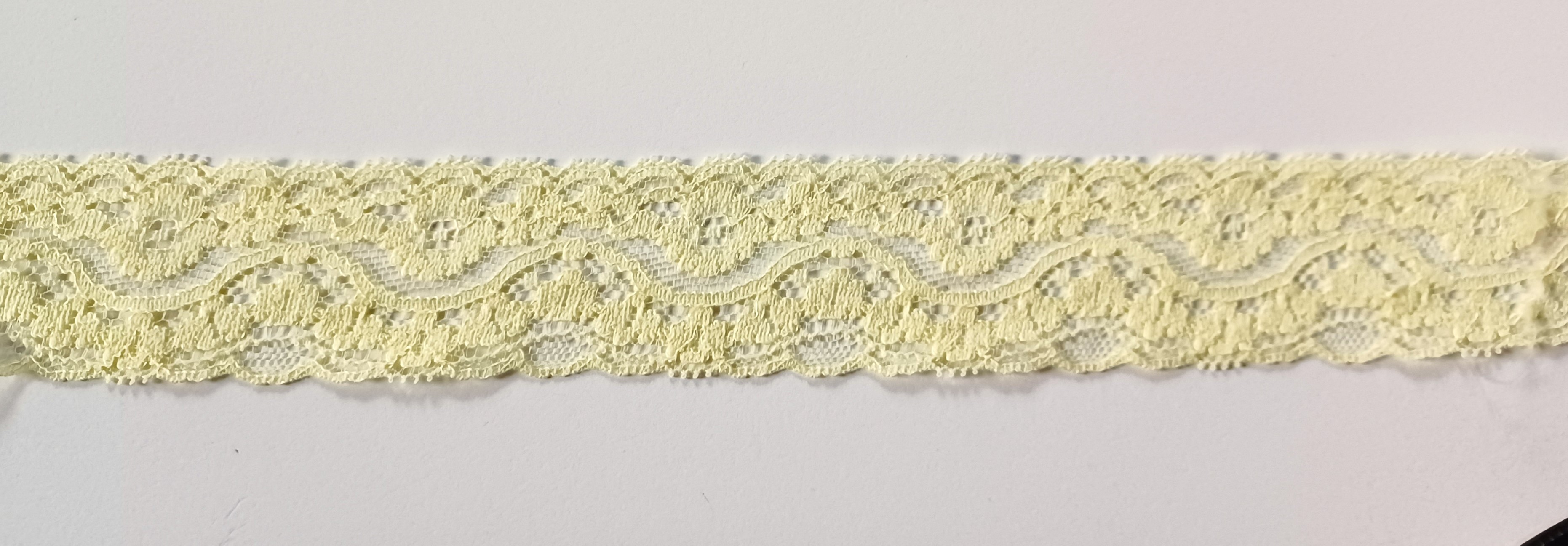 Dresden Yellow 1 1/2" Lace