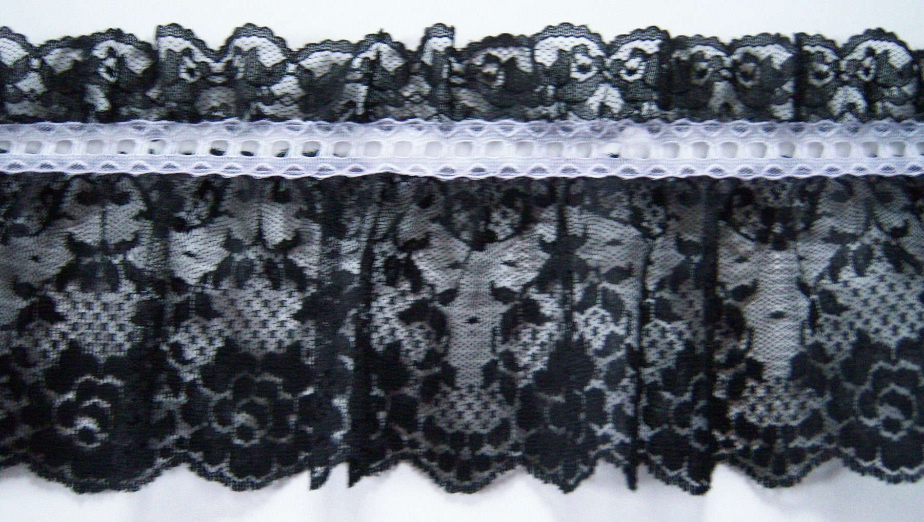 Black/White 5" Ruffled Lace