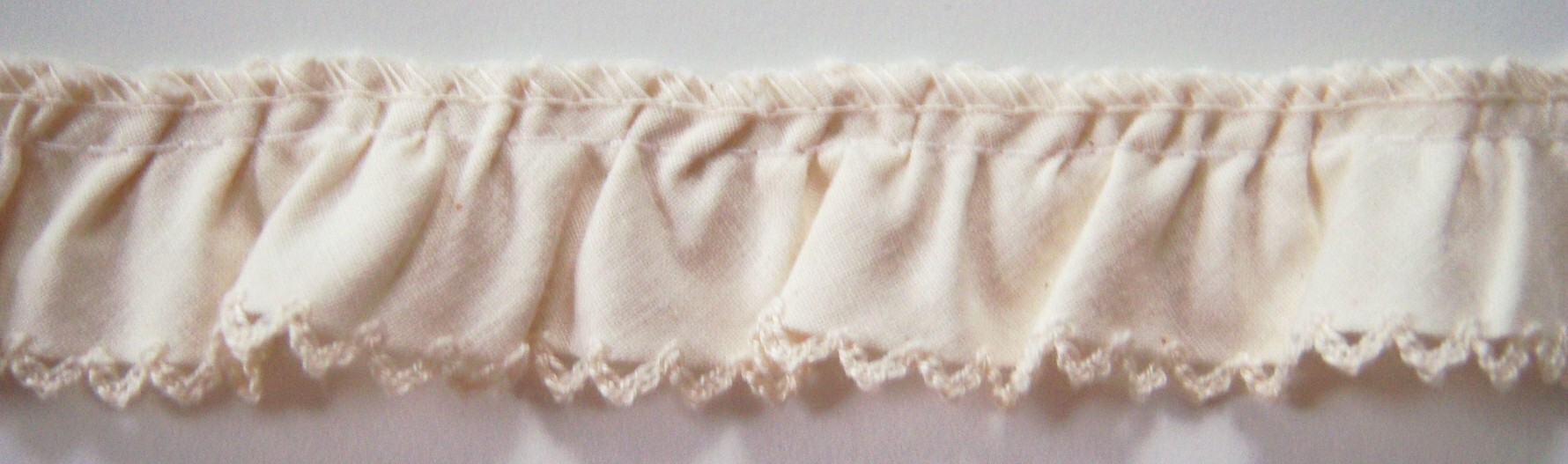 Natural 1 1/8" Ruffled Eyelet Lace