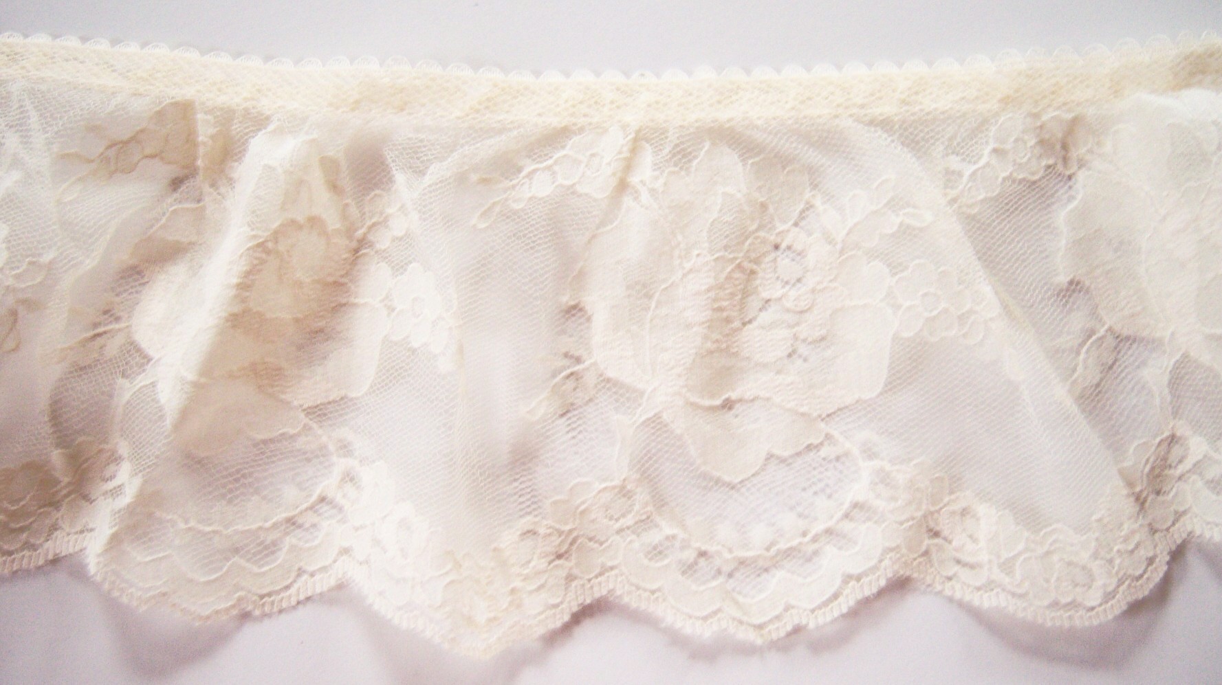 Ivory 4" Gathered Lace