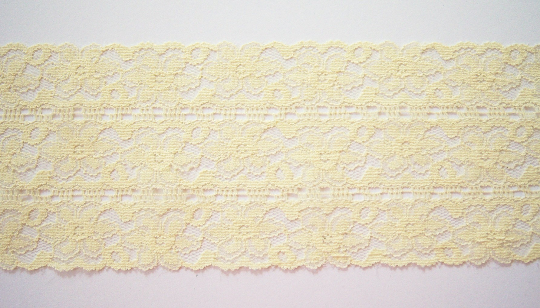 Maize 3 1/2" Nylon Lace