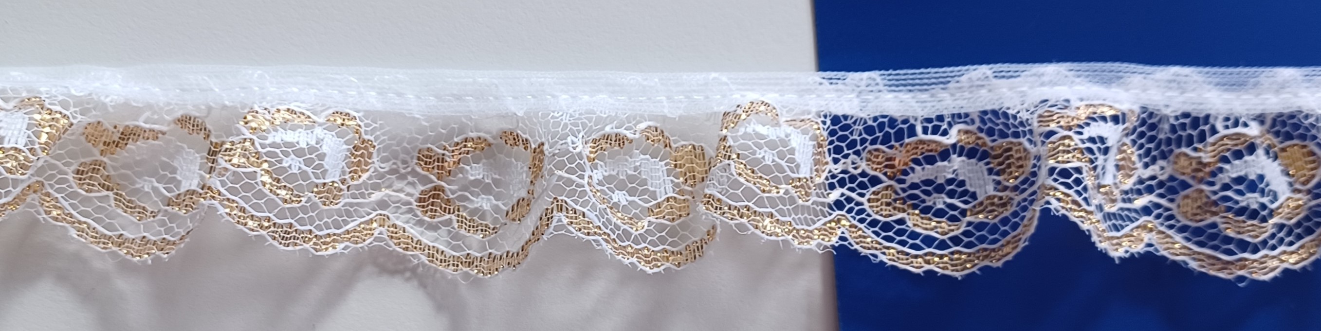 White/Gold 1 1/8" Gathered Lace