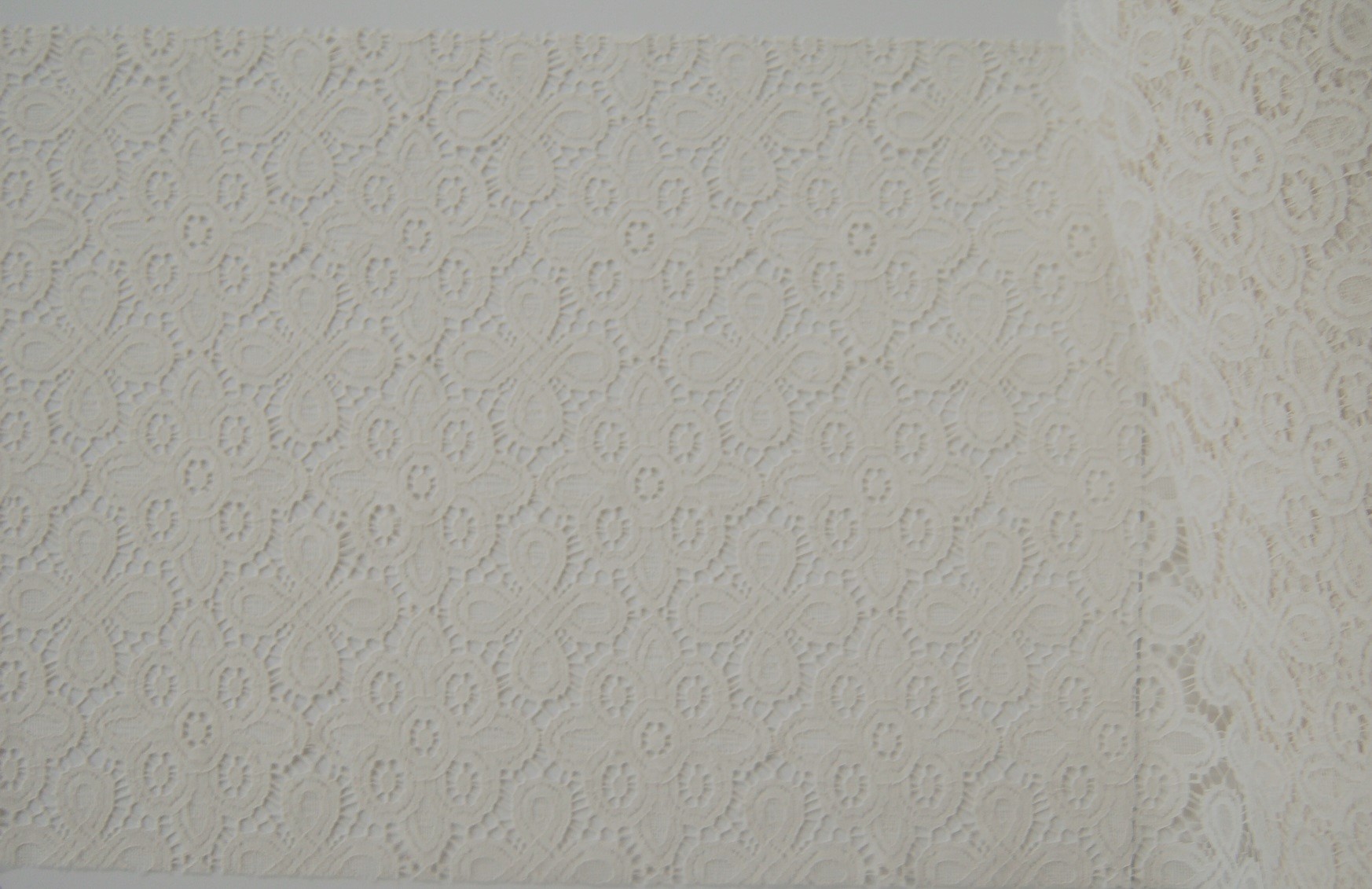 Ivory 15 1/4" Lace