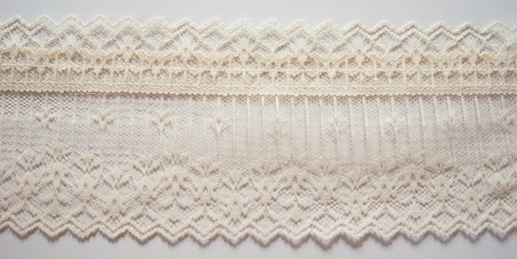 Ivory 3" Nylon Lace Per 3 Yds.