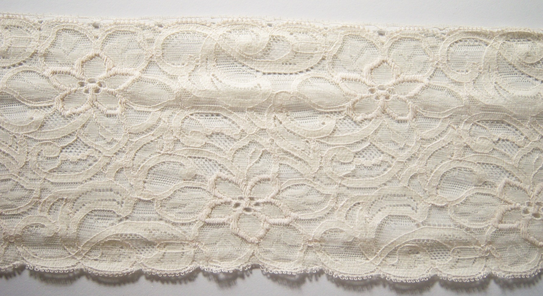 Sweet Cream 4 1/4" Lace