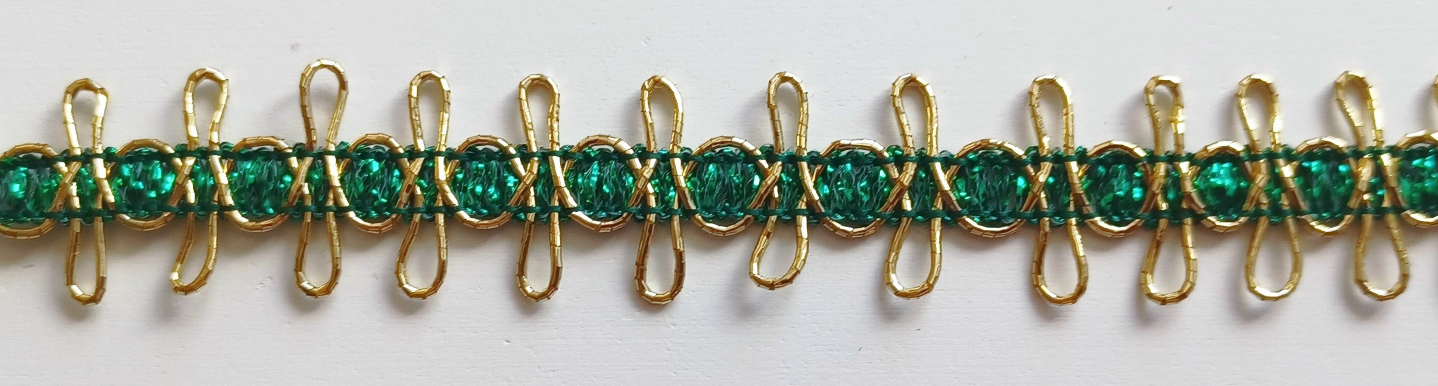 Emerald Sparkle/Gold Metallic 11/16" Loops