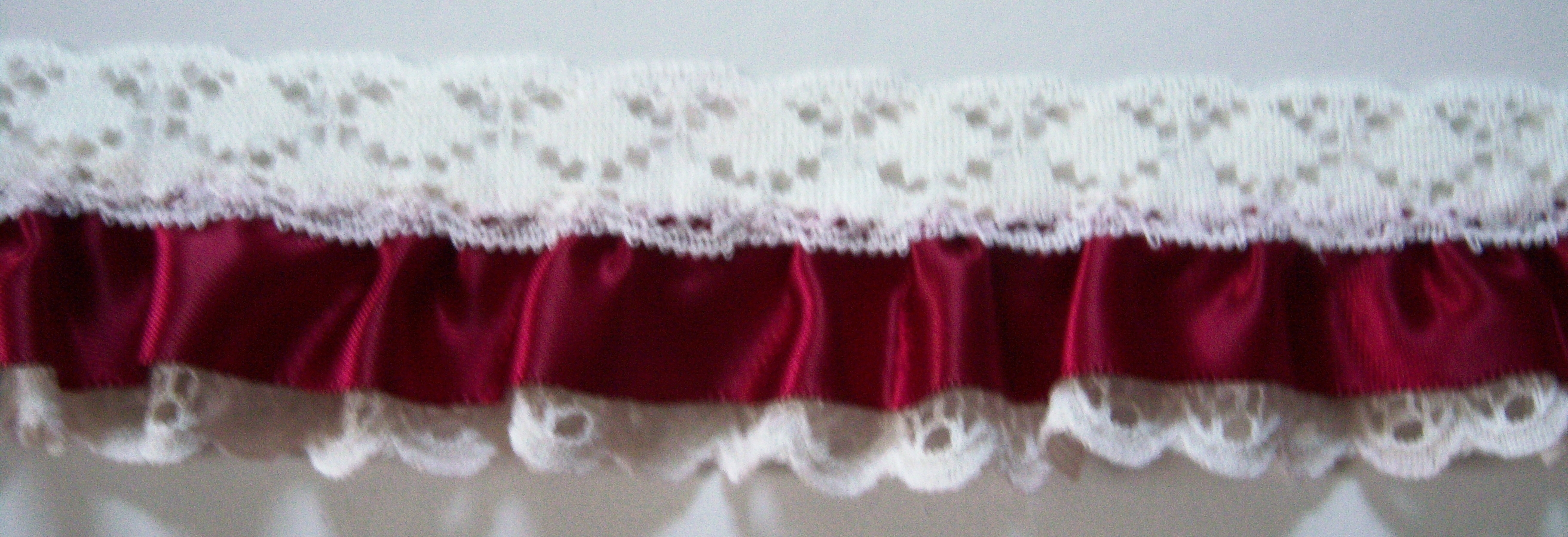 Light Ivory/Wine 1 1/2" Gathered Lace