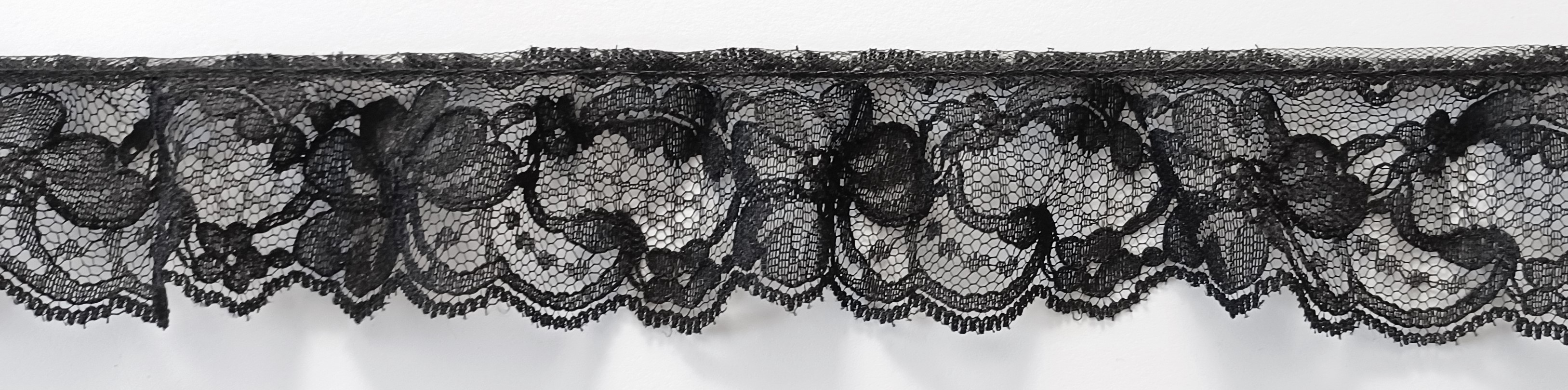 Black 1 3/4" Ruffled Lace