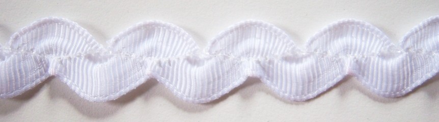 White 5/8" Wavy Grosgrain Ribbon