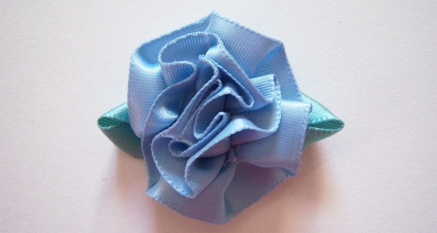 Blue/Jade Loop Carnation