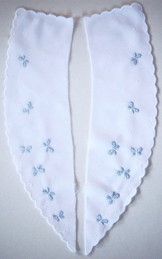 White/Blue Embroidered 11 1/2" Collar