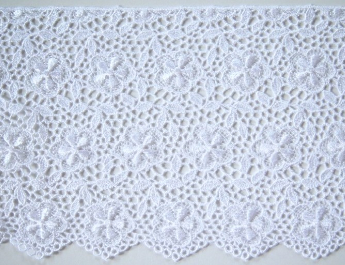 White 7 1/2" Venise Lace