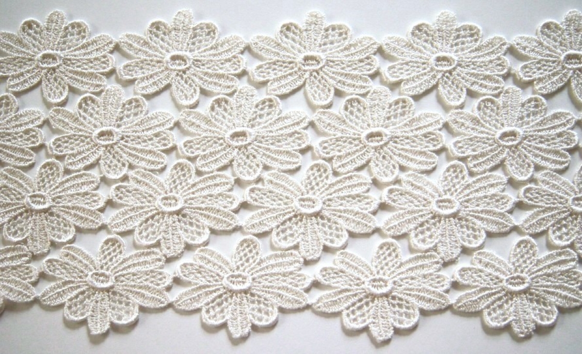 Lt Ivory 5 1/4" Venise Lace