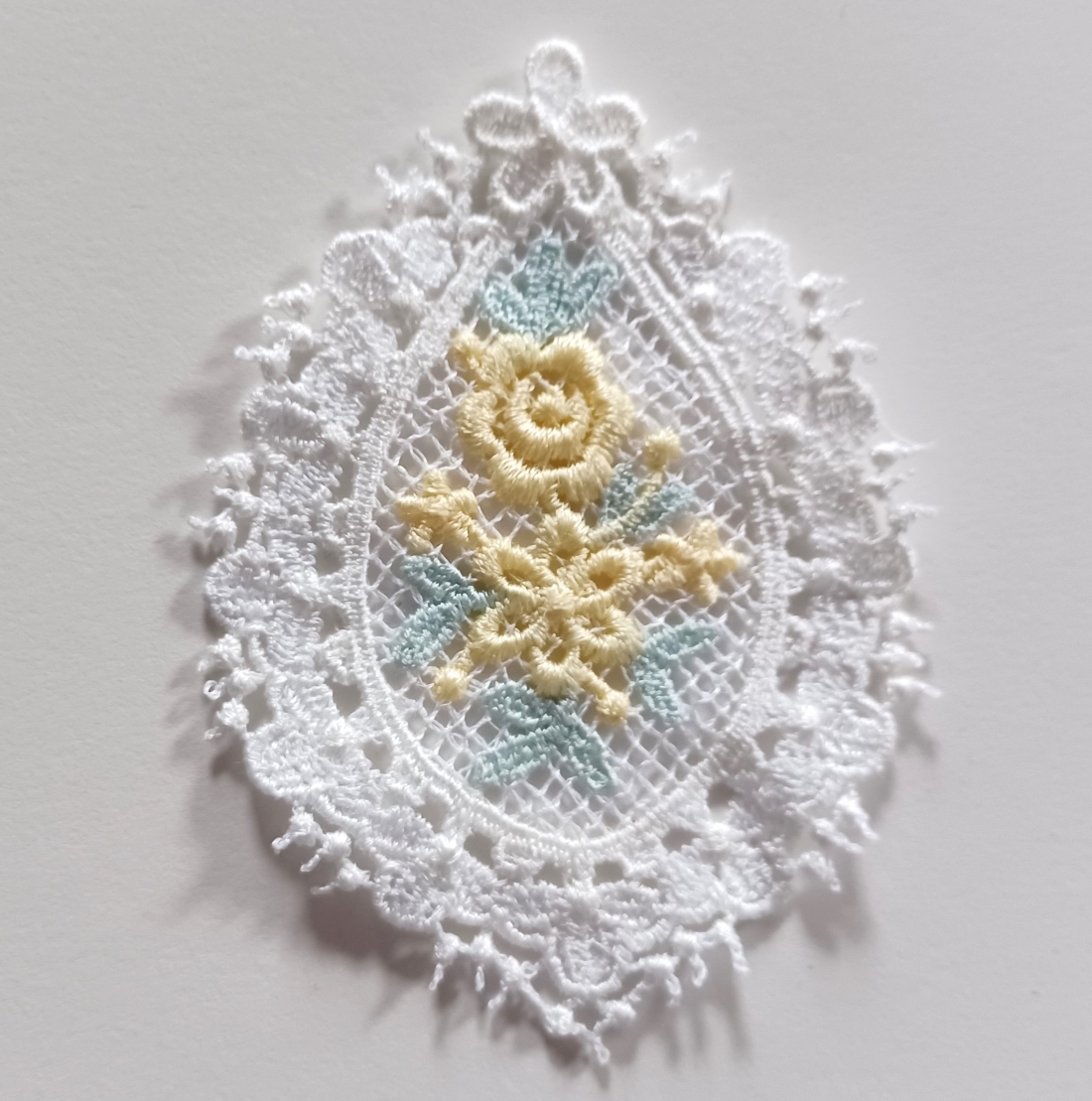 White/Yellow Venise Lace Applique