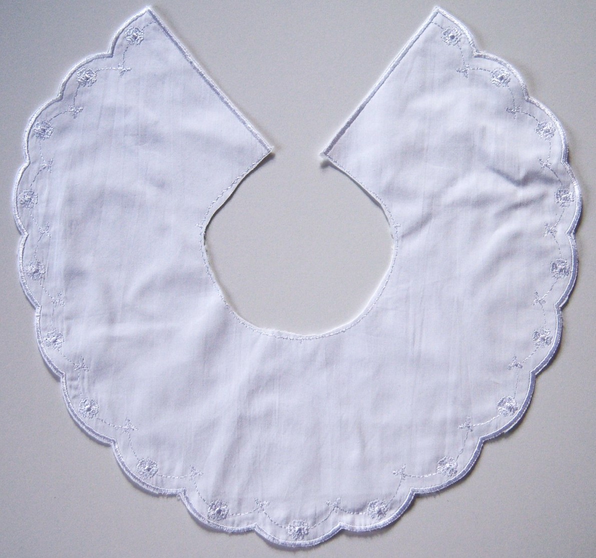 White Circular Yoke