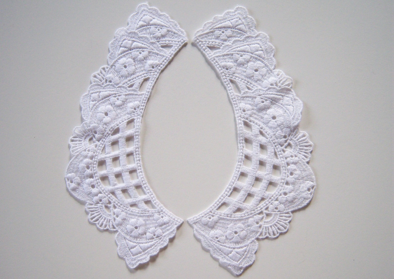 White Venise Lace Pair