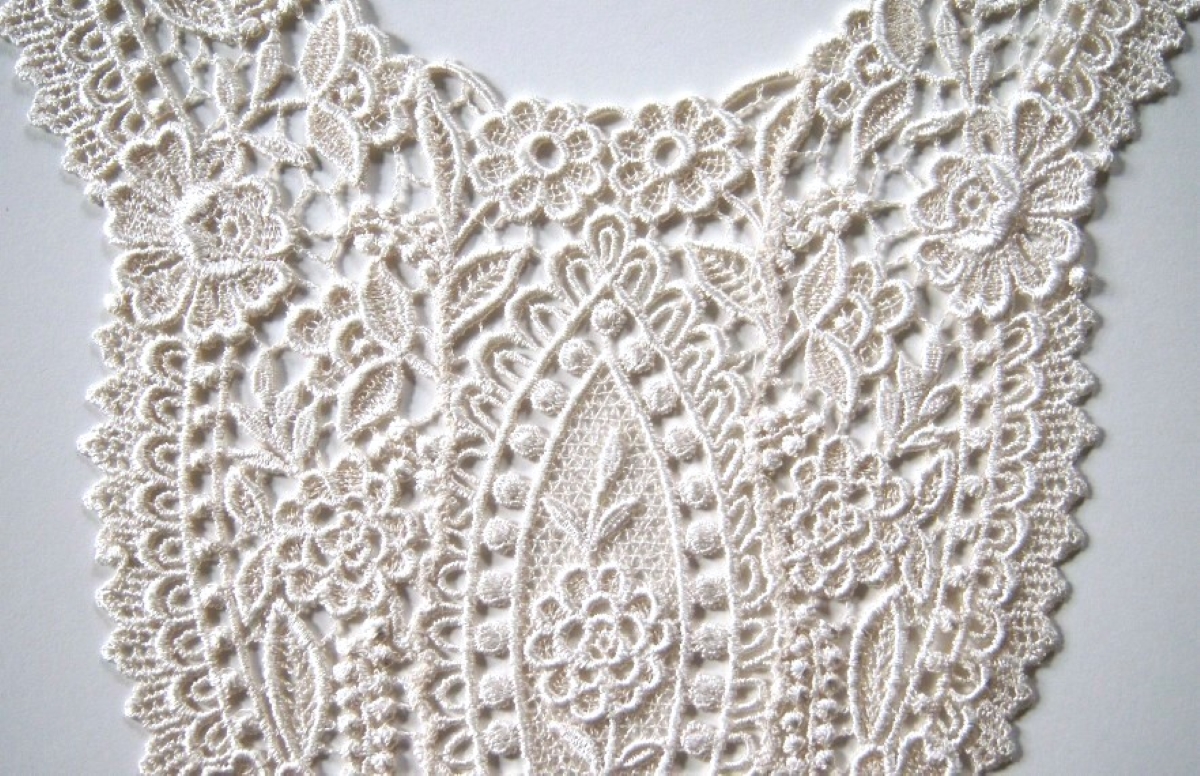 Light Ivory Venise Lace 9" x 18" Yoke