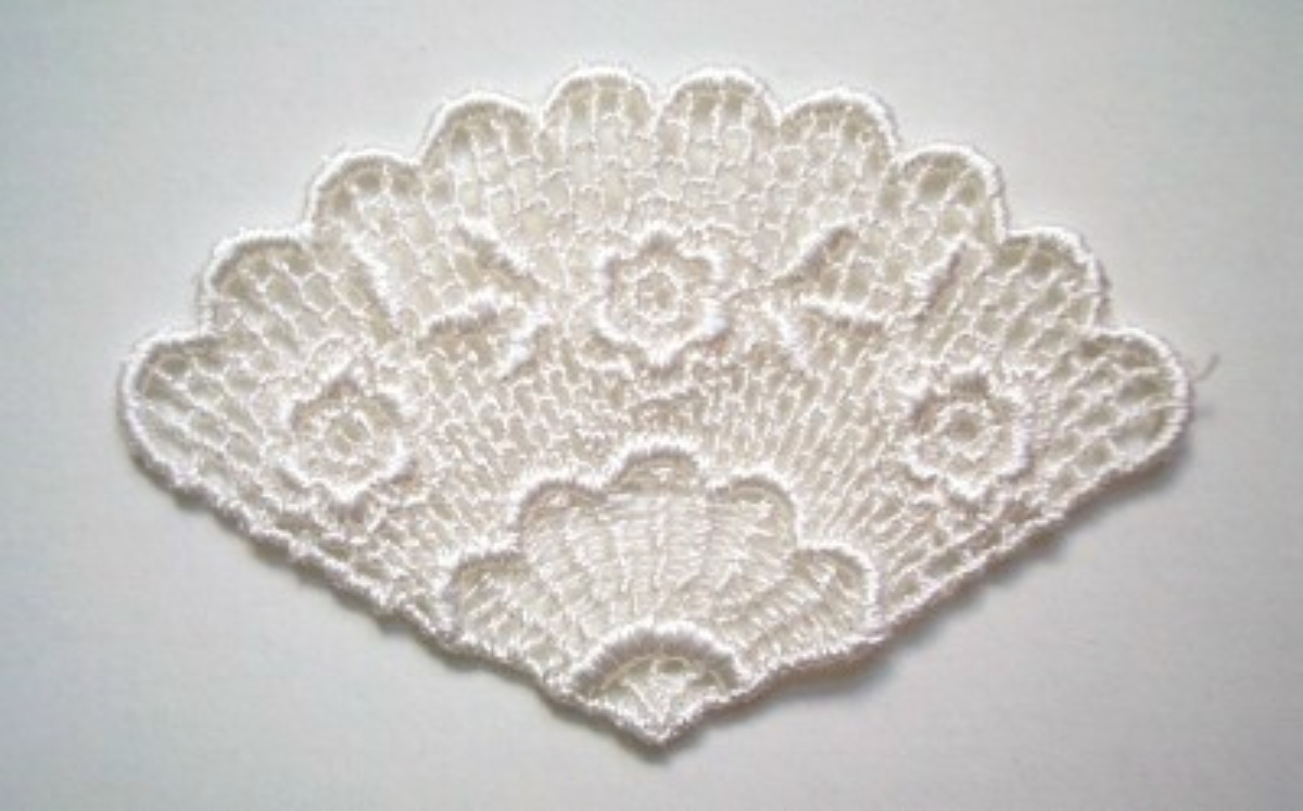 Light Ivory Fan Venise Lace Applique