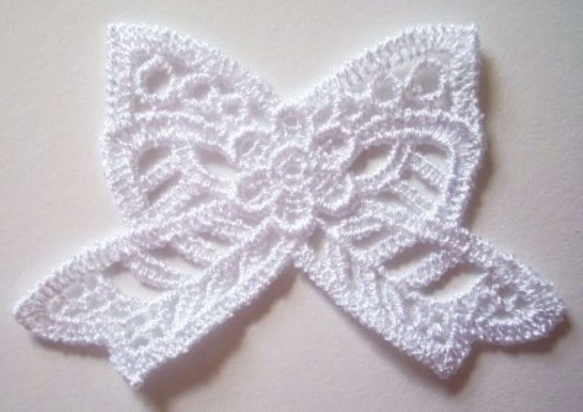 White Bow Venise Lace Applique