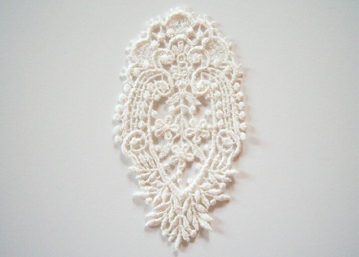 Light Ivory Cascade Venise Lace Applique