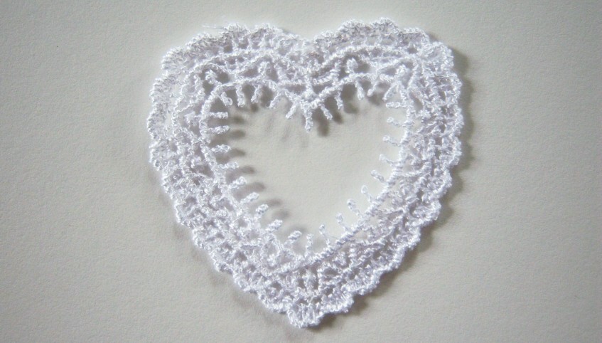 White Open Heart 2" Venise Lace Applique