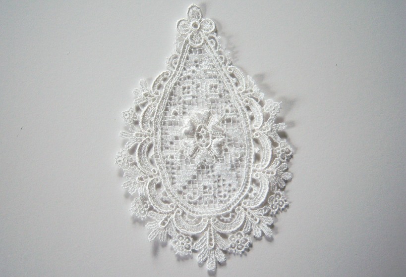 Light Ivory Teardrop Venise Lace Applique