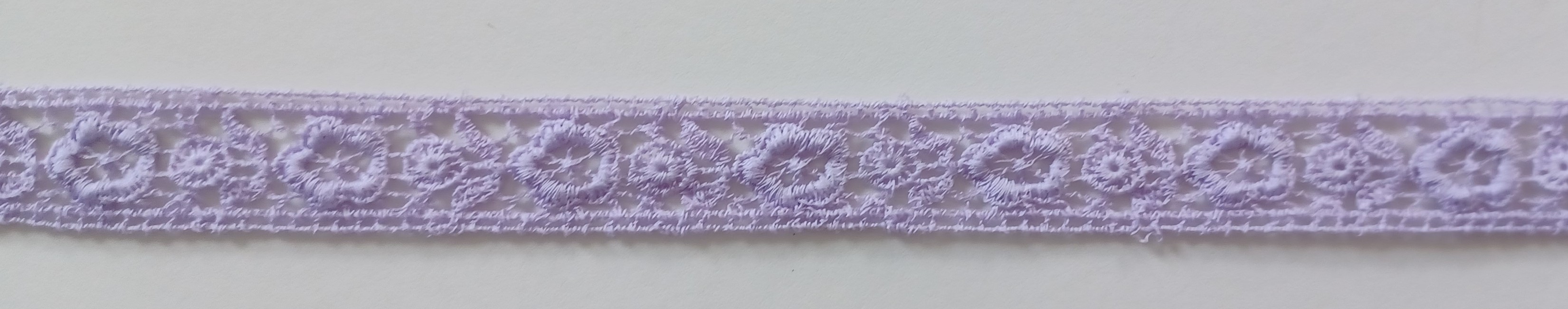 Orchid Flower Border 3/4" Venise Lace