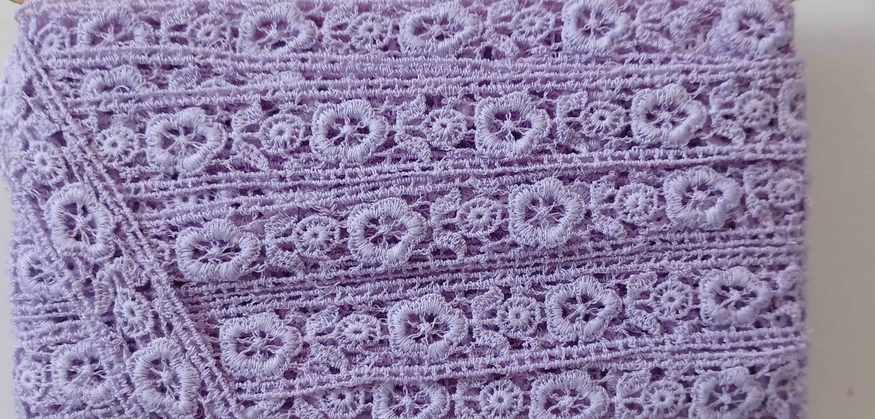 Orchid Flower Border 3/4" Venise Lace