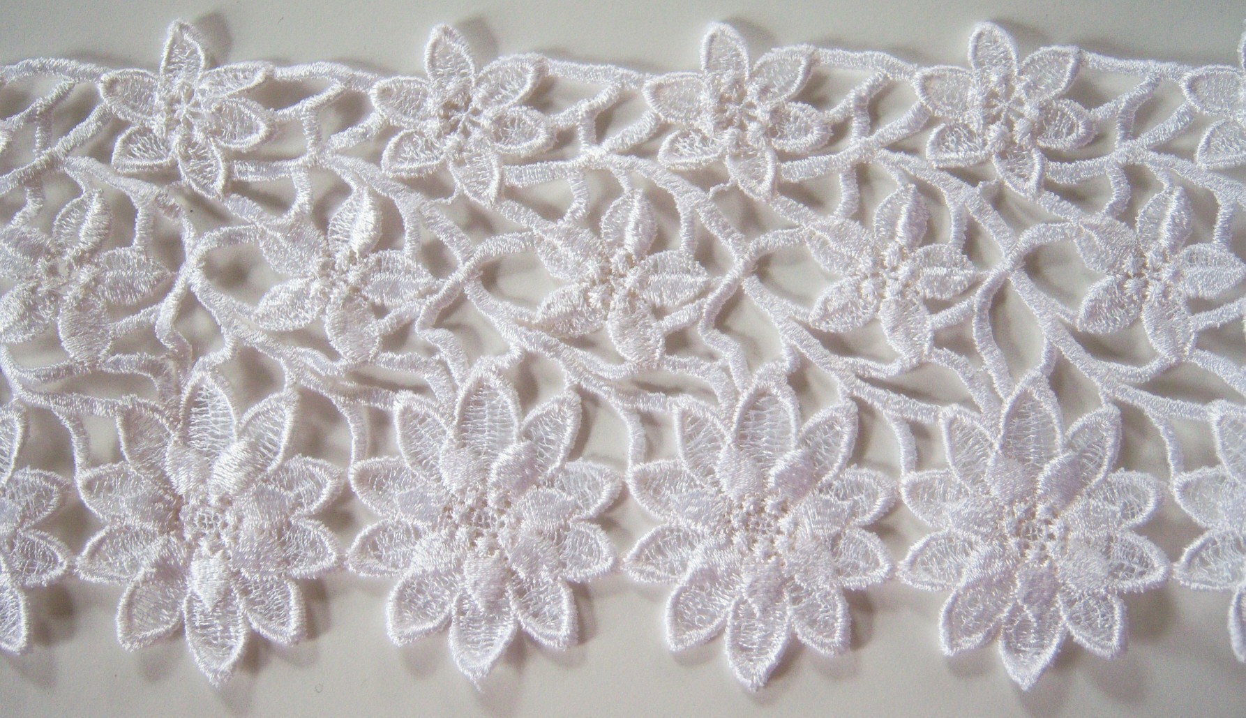 Natural White 5 1/4" Venise Lace