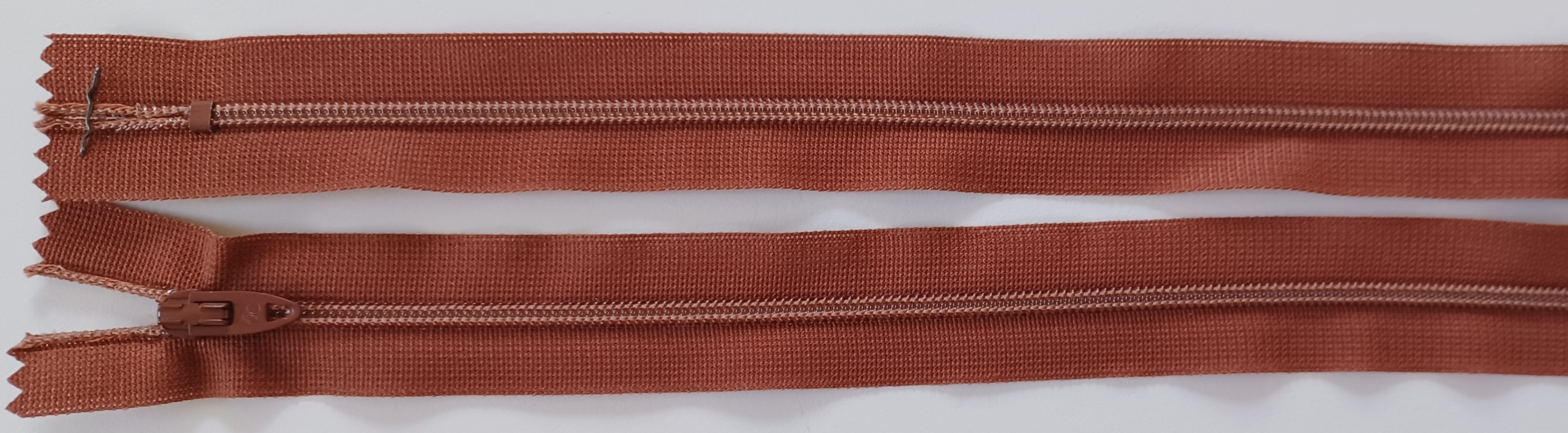 Coats & Clark 8.5" Cinnamon Nylon Coil Zipper