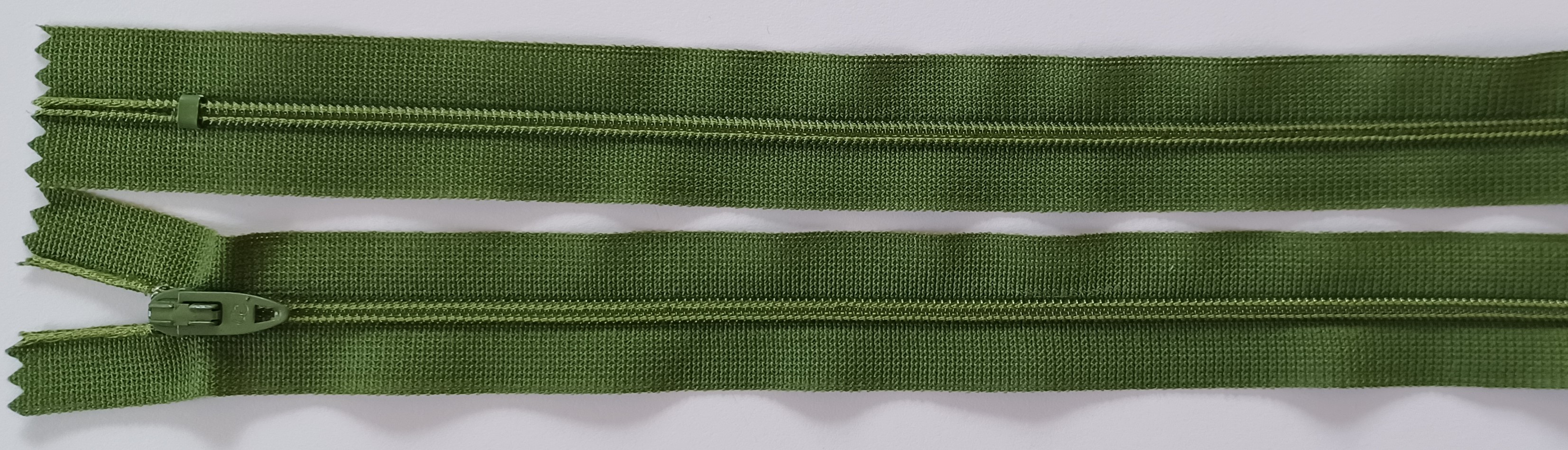 Coats & Clark 8.5" Avocado Nylon Coil Zipper